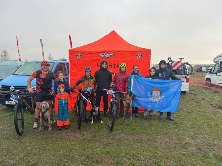 Campeonato de España de Mushing Tierra Sprint: El Club Canicross Cádiz brilla en Atapuerca